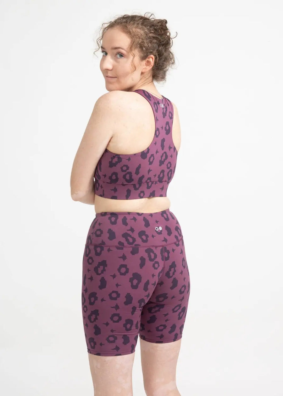 boochen eco-friendly bike shorts in lila leopard, sustainable fashion, sustainable leggings, shorts, nachhaltige shorts im lilac Leopard