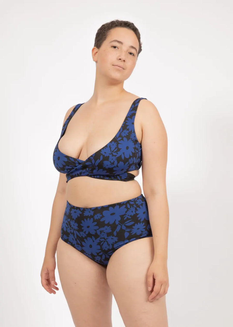 Noja Bottom in Dark Moonflower / Noir - bikini bottom