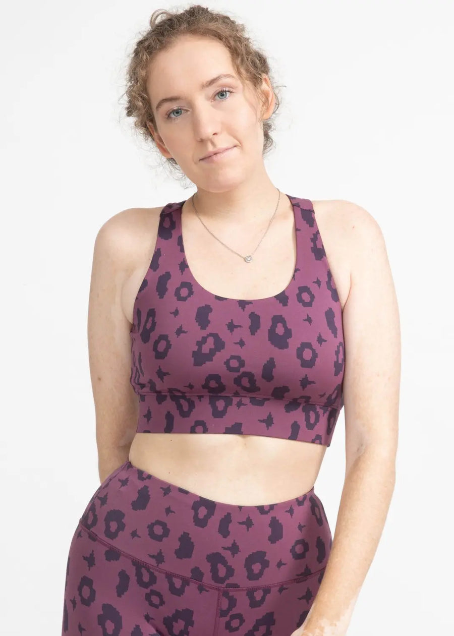 boochen eco-friendly sportsbra, yoga top, sportsbh, sustainable activewear, sustainable sportstop, nachhaltige sportsbh in lila leopard print