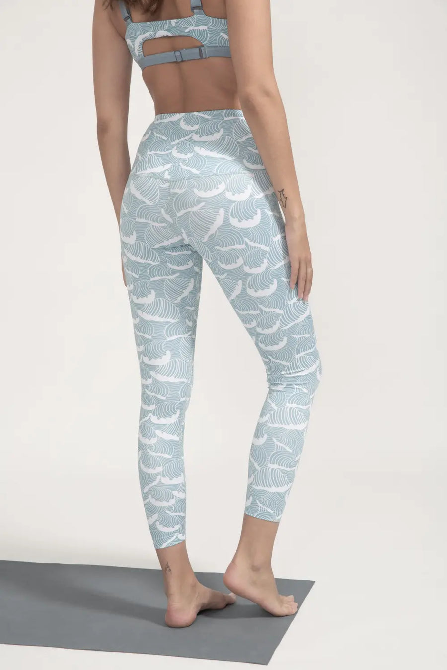 High-Rise Leggings in Ocean Waves Print - boochen eco-conscious surfwear